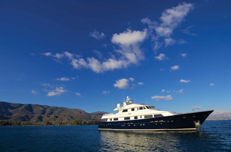 M/Y MAGIX superyacht for charter