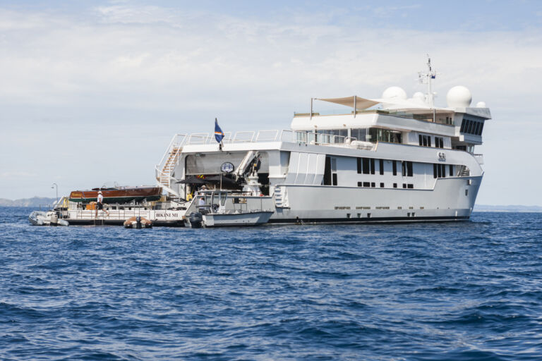 SuRi Yacht HP