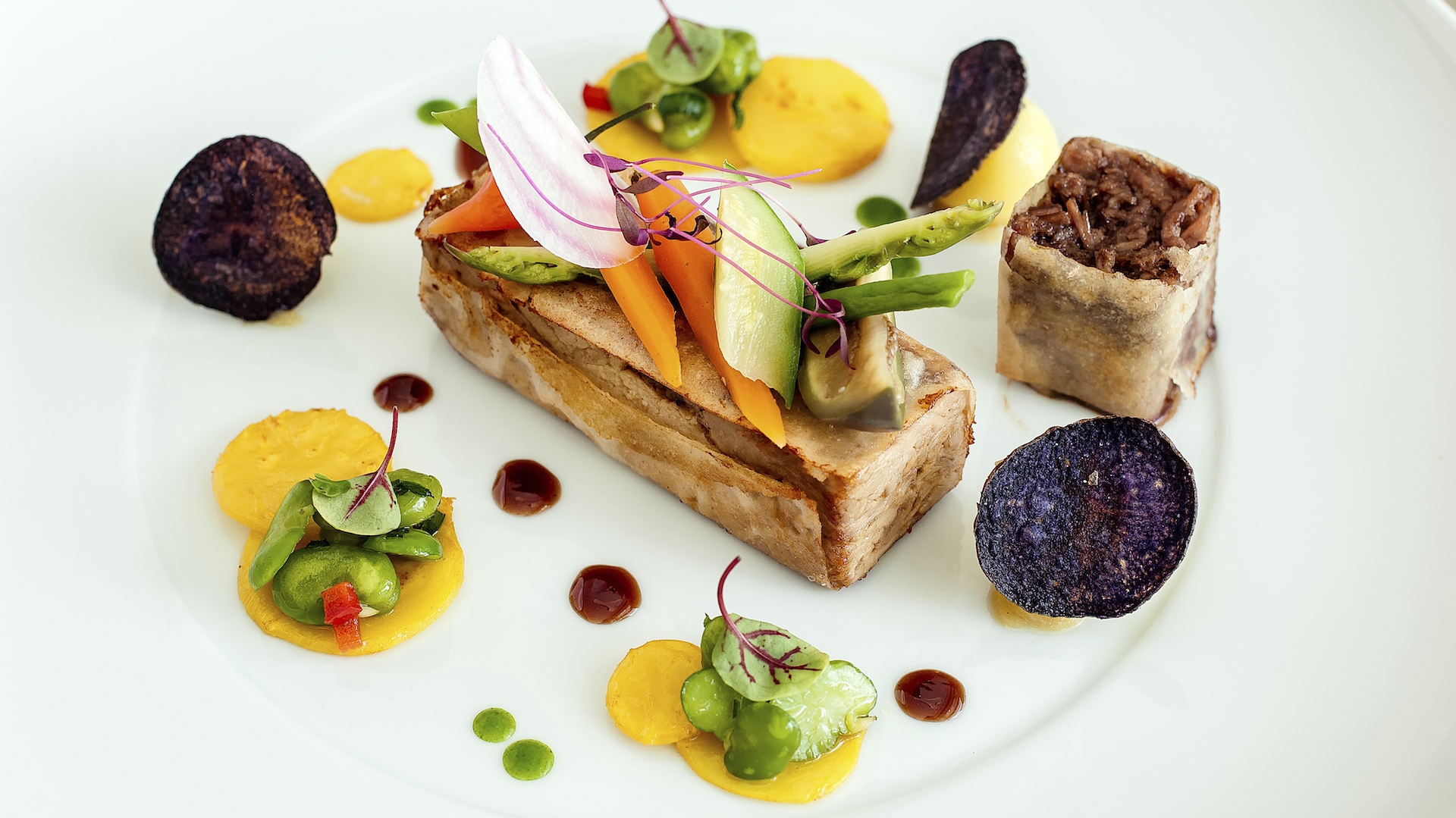 Food and Wine Experiences on a Yacht Charter