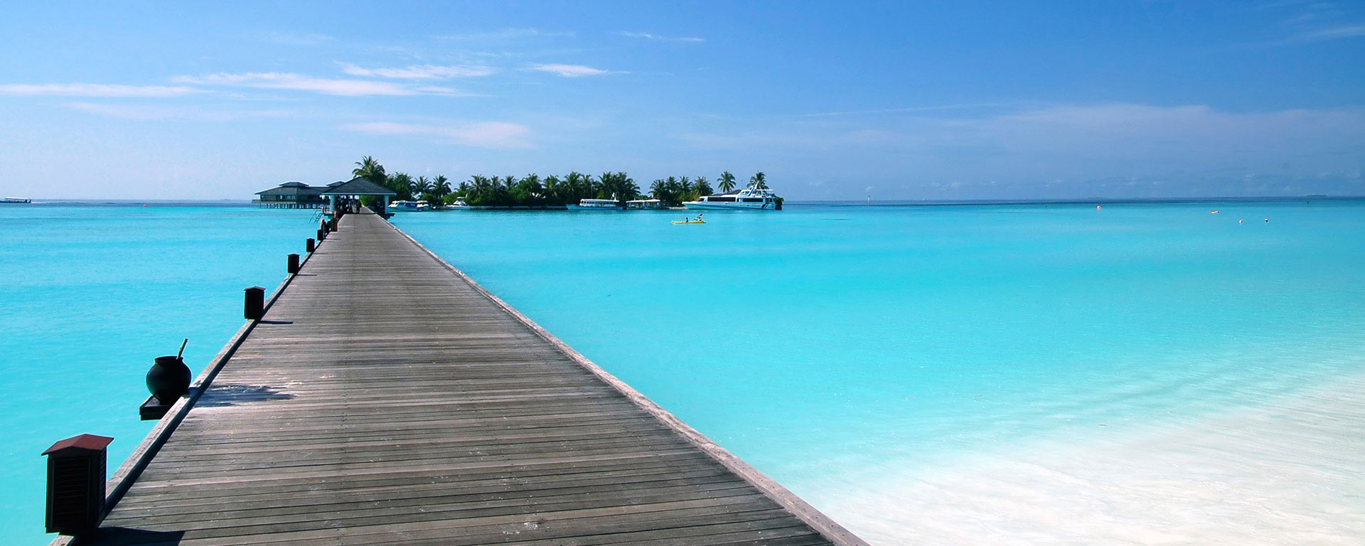 luxury yachts brokerage yachtzoo