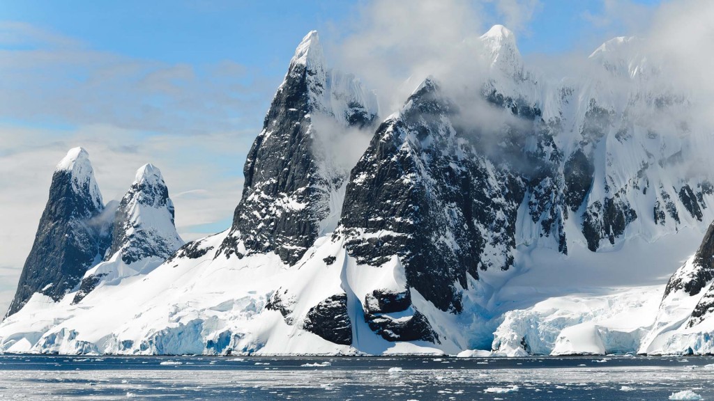 yacht-zoo-destinations-antarctica09