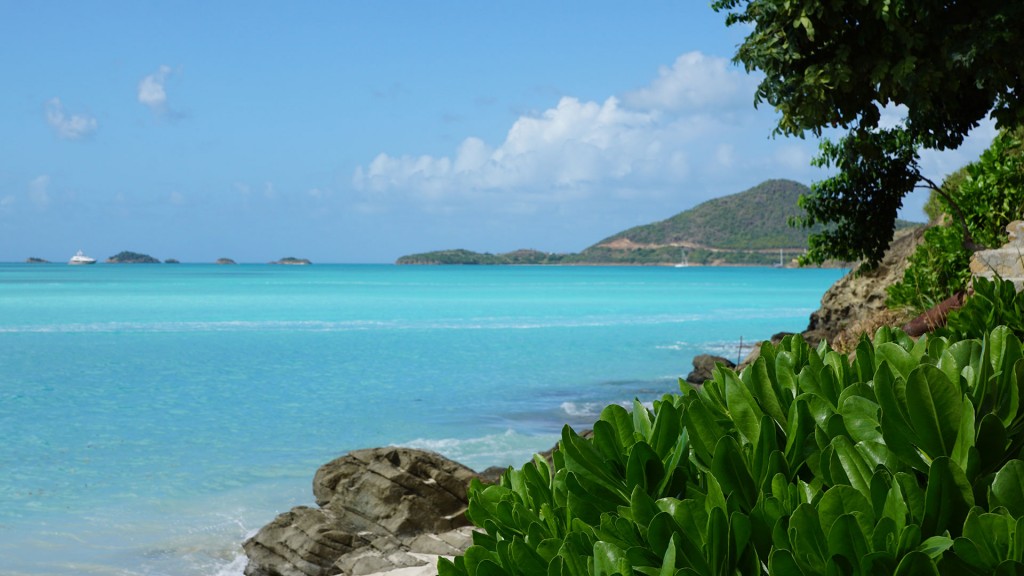 luxury yacht charters antigua