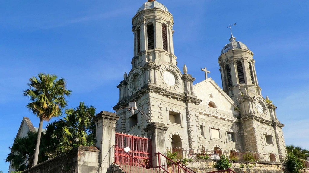 yacht-zoo-destinations-antigua02