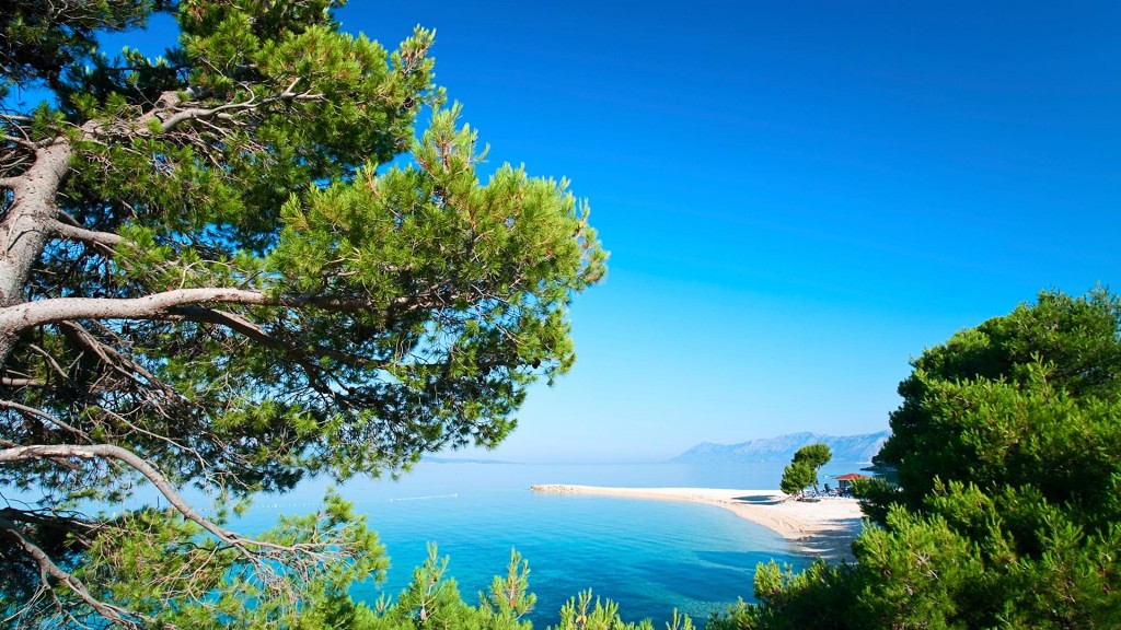 luxury-yacht-charter-croatia-03 Islets on luxury yacht charter Croatia