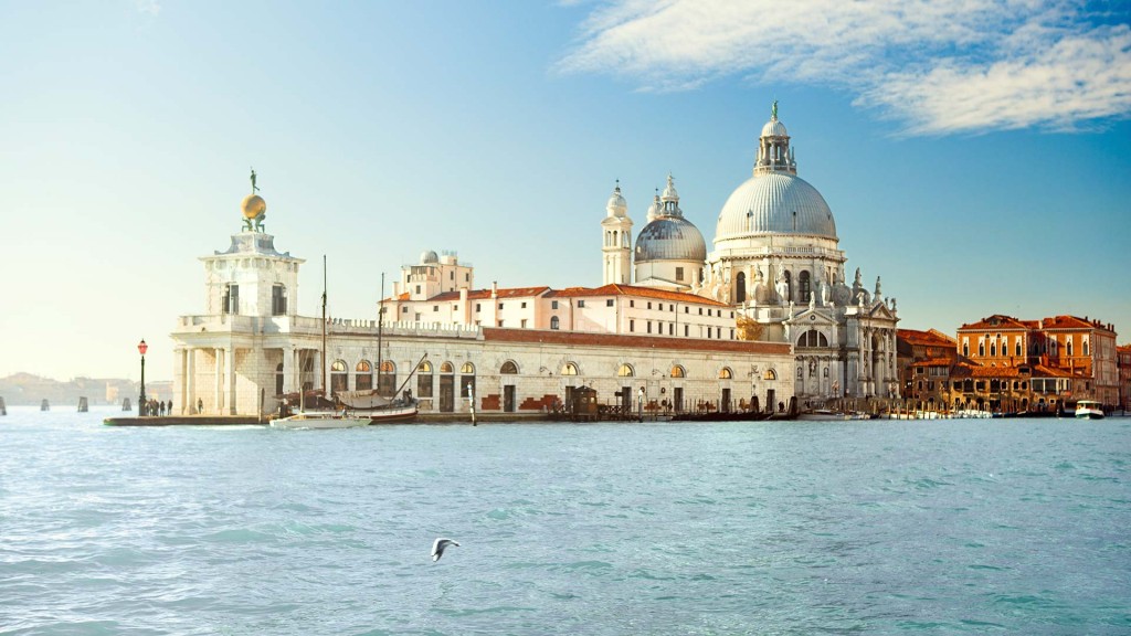 luxury-yacht-charter-italy-venice Venice luxury yacht charter italy