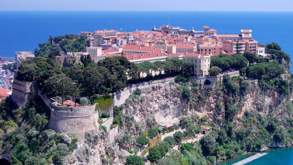 rent-a-yacht-monaco-princes-palace Prince's Palace luxury yacht charter Monaco