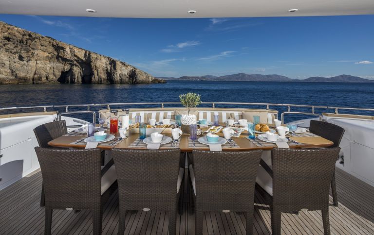 M/Y PARIS A yacht for charter outdoor dining