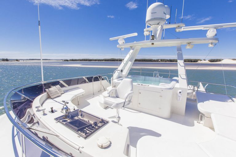 M/Y Silent World II yacht for sale pilot space