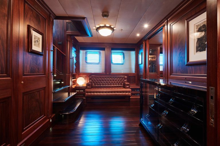 Sailing Yacht Tiara for sale