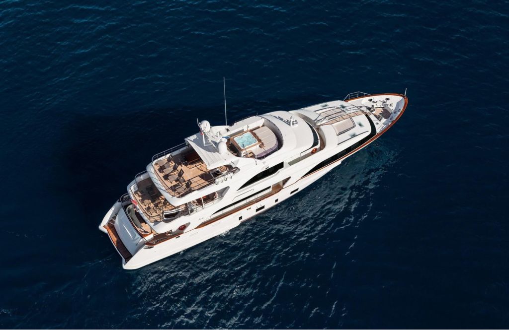 benetti-classic-121-for-sale-yachtzoo