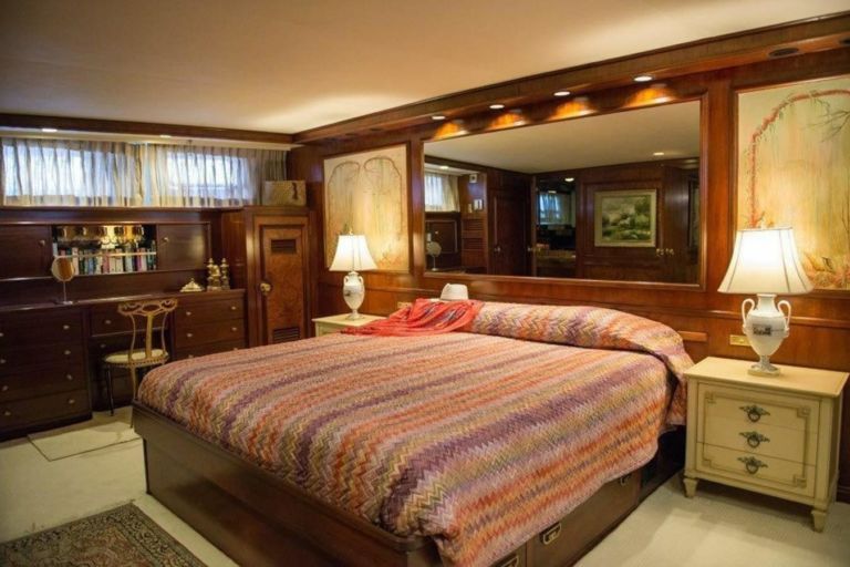 LADY ANDREA Yacht for Sale - Master Suite - YACHTZOO