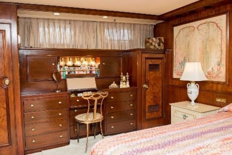 Master suite view of LADY ANDREA yacht for sale - YACHTZOO