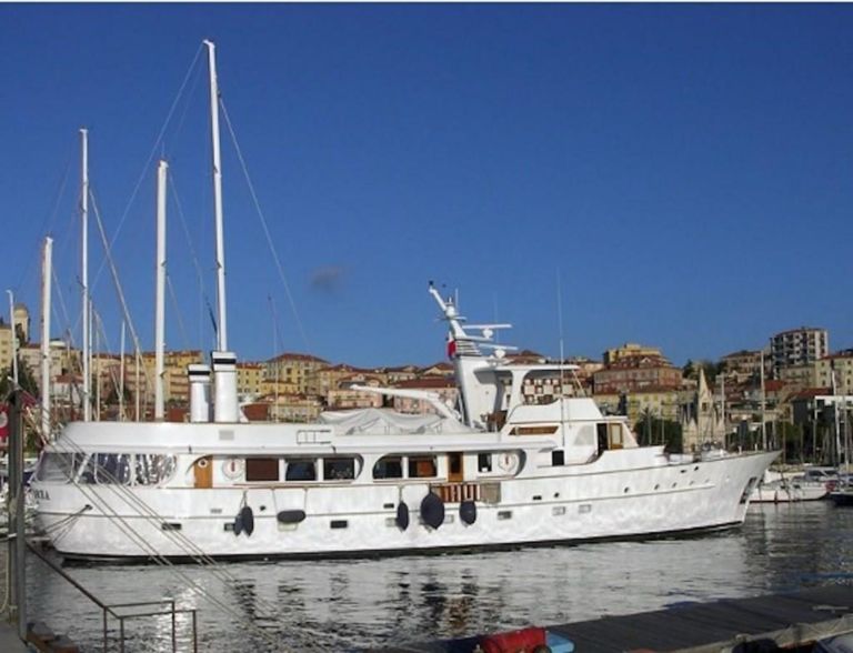 Feadship Yacht for Sale - LADY ANDREA Yacht - YACHTZOO