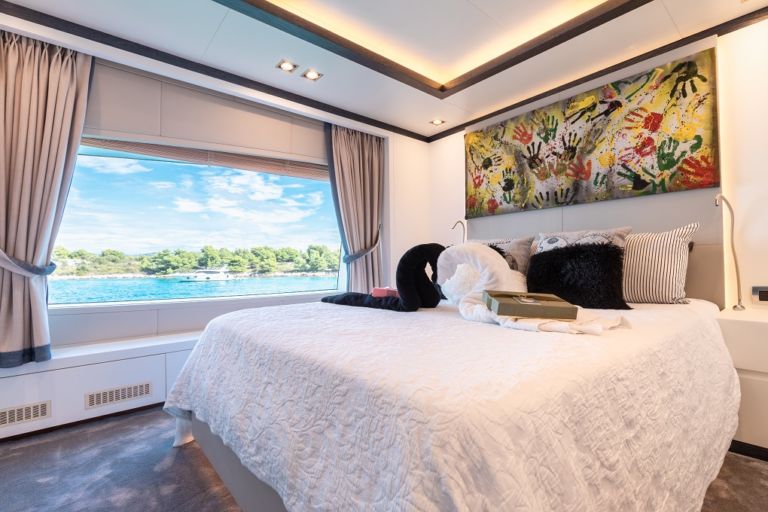 Africa i Benetti bedroom