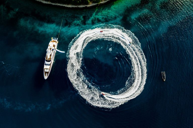 Africa i Benetti exterior layout