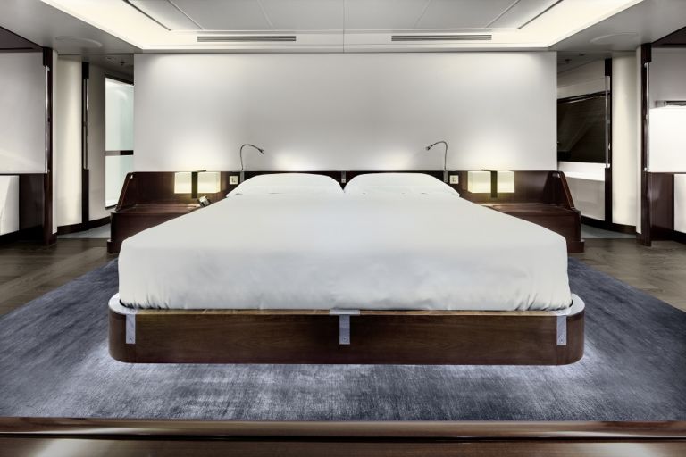 Vertigo Alloy Yachts Master cabin