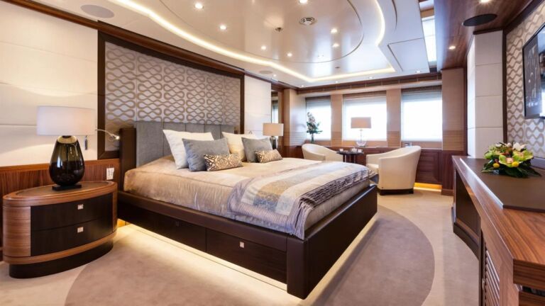 ELENA m Heesen Yacht for sale ()