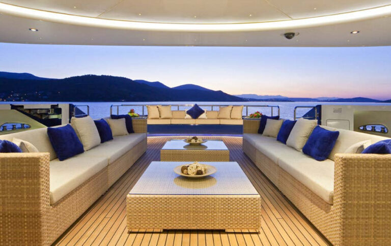 May Jean II m ISA Exterior Lounge