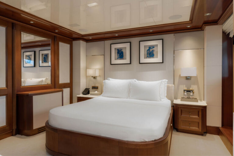 Emir Superyacht for charter ()