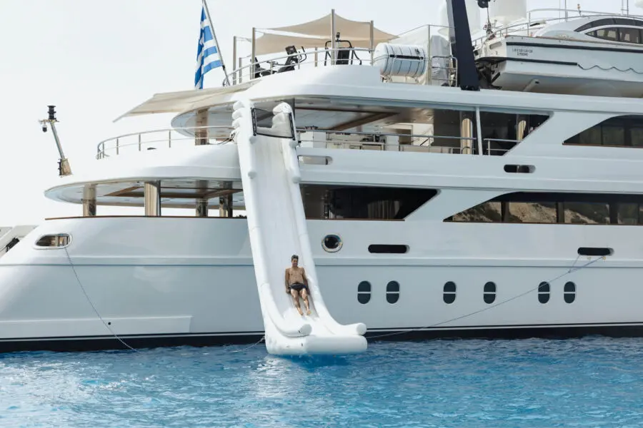 Emir Superyacht for charter ()