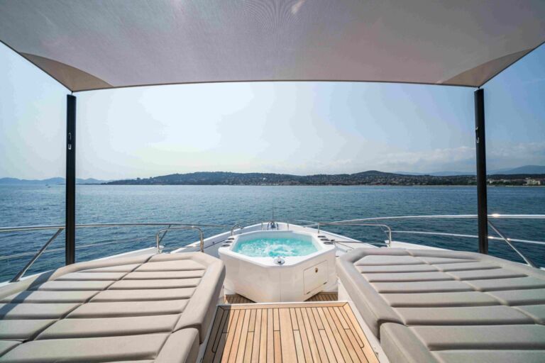 Noroader foredeck sunpads