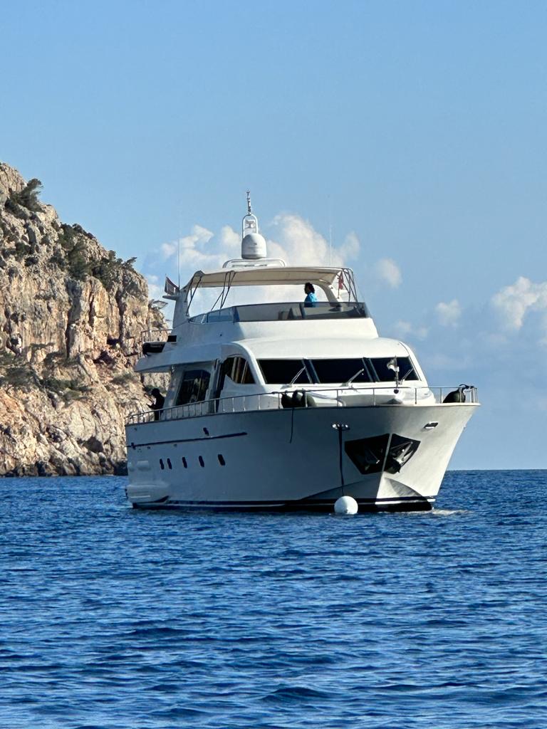 Falcon Yacht for Sale ()