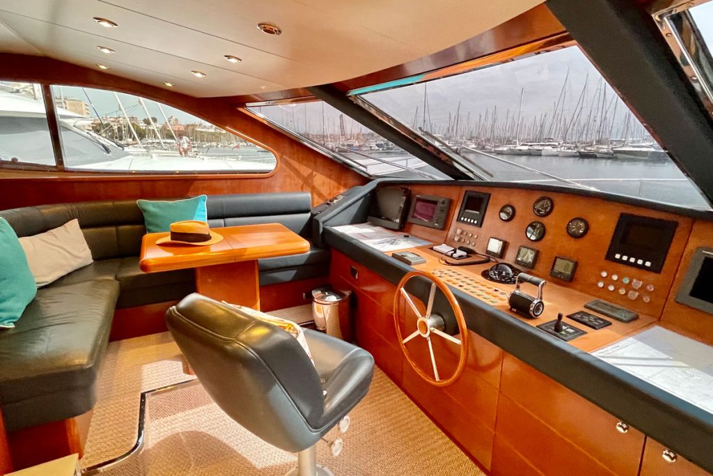 Falcon Yacht for Sale ()