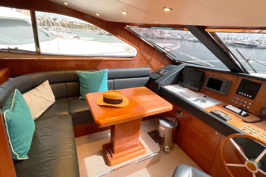 Falcon Yacht for Sale ()