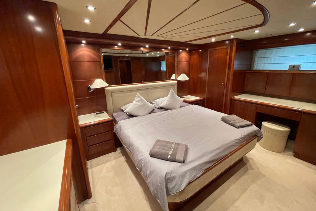 Falcon Yacht for Sale ()