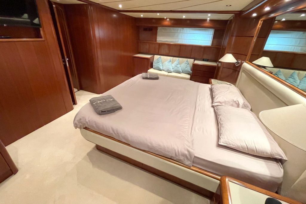 Falcon Yacht for Sale ()