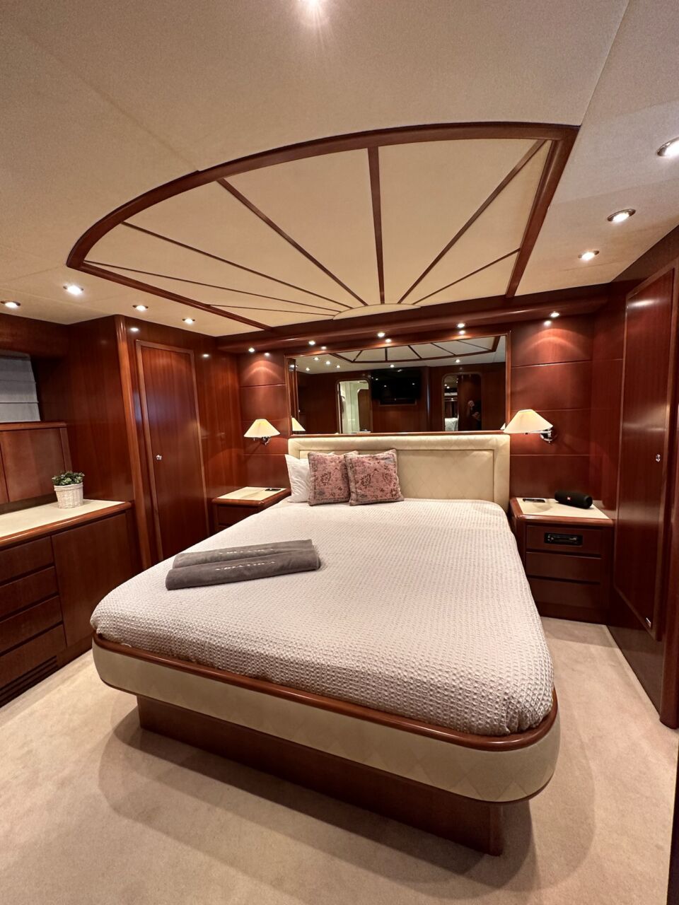 Falcon Yacht for Sale ()