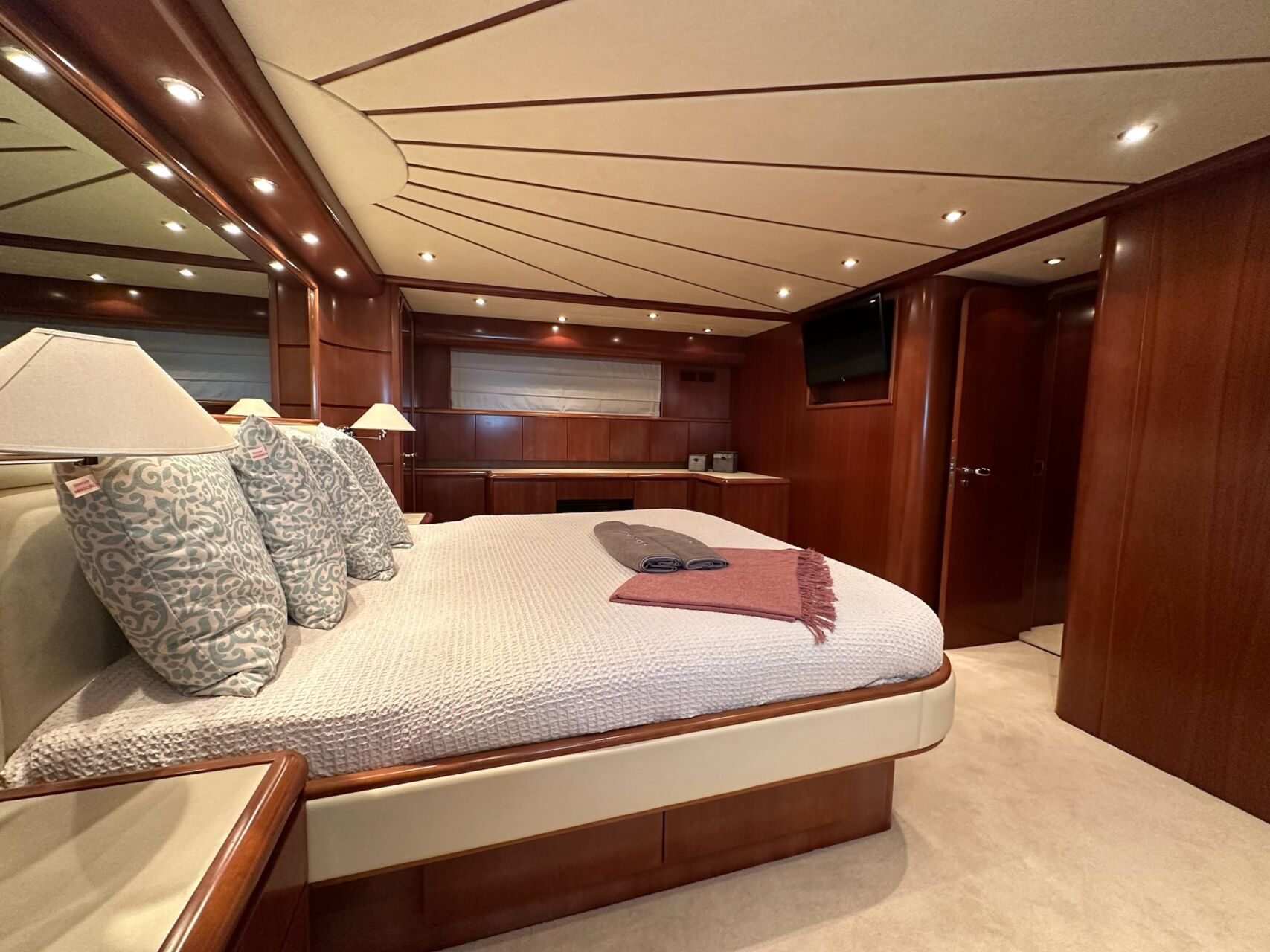 Falcon Yacht for Sale ()