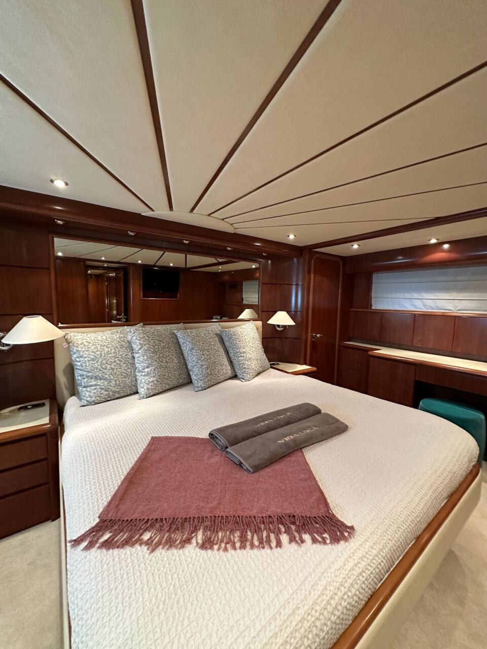 Falcon Yacht for Sale ()