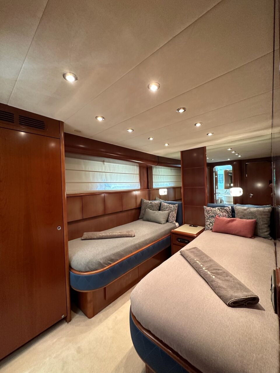 Falcon Yacht for Sale ()