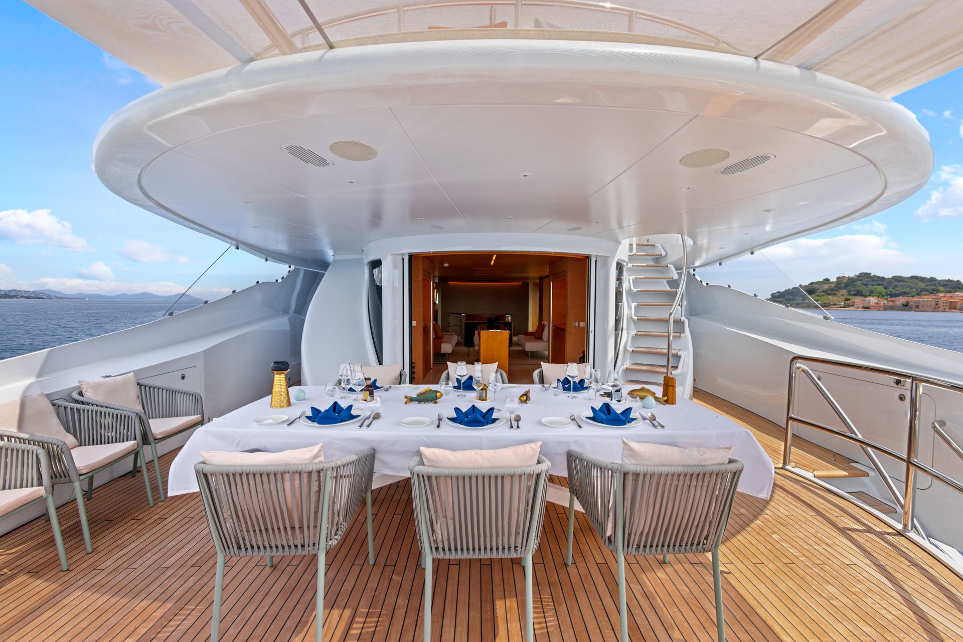 Yacht charter LUISA