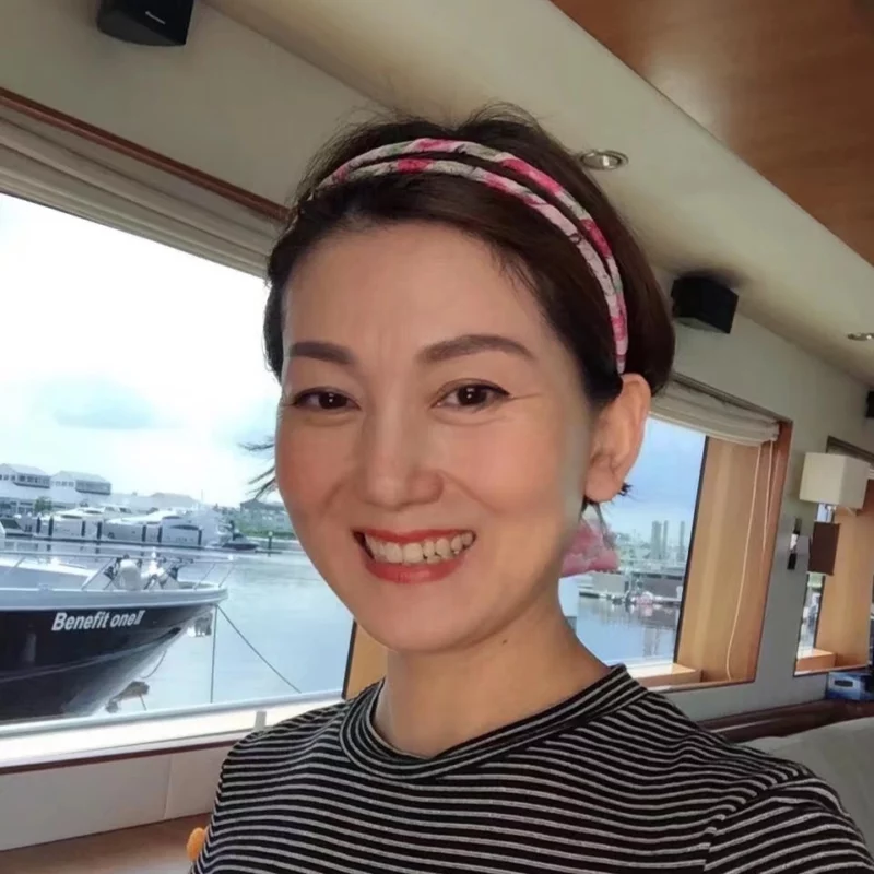 Li Hiuling Li Hiuling x