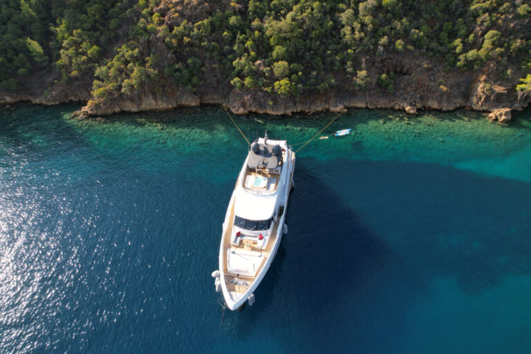 Navetta Yacht for charter NOMAD ()