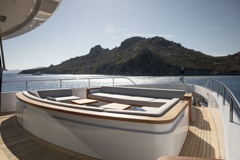 LEXSEA b Upper Deck Forward Sunbathing Area