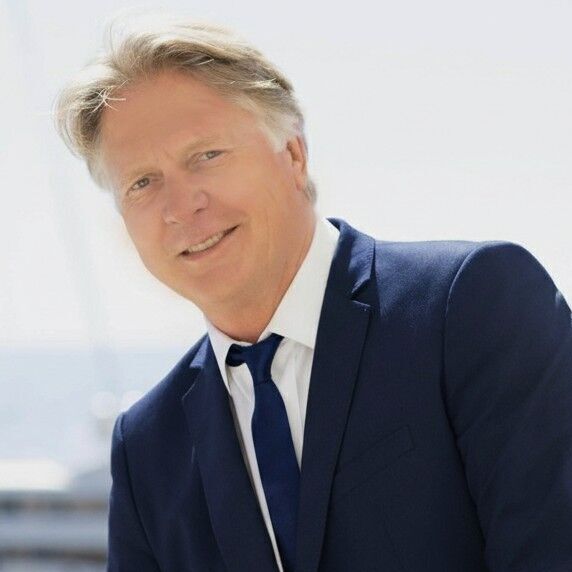 Darrell Hall Darrell Hall blue