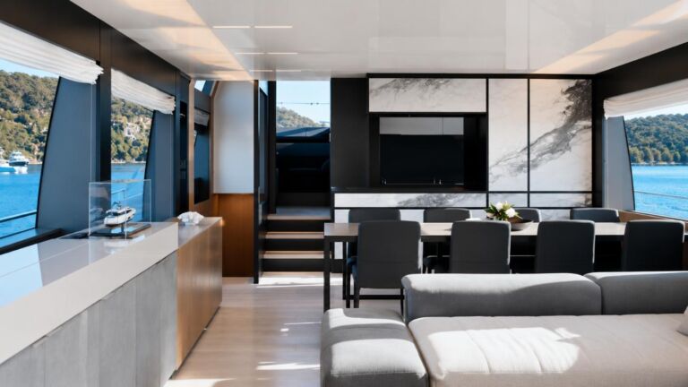 ELYSIAN Yacht ()