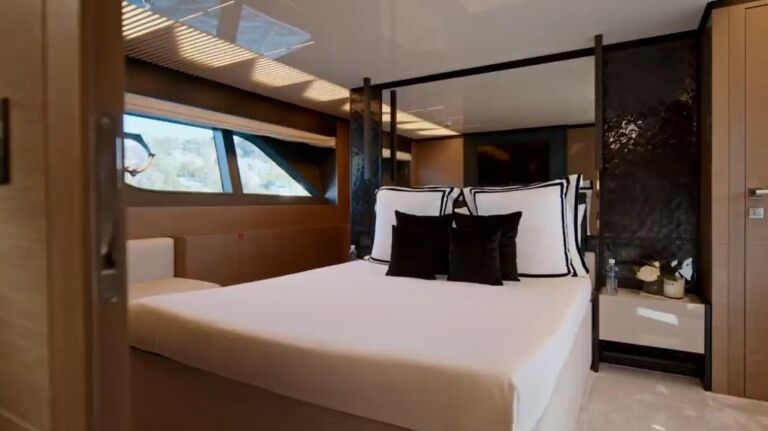 ELYSIAN Yacht ()