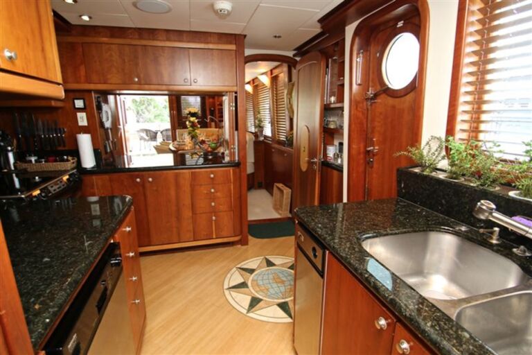 Galley large